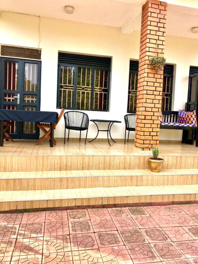Okra House Hotel Entebbe Kültér fotó