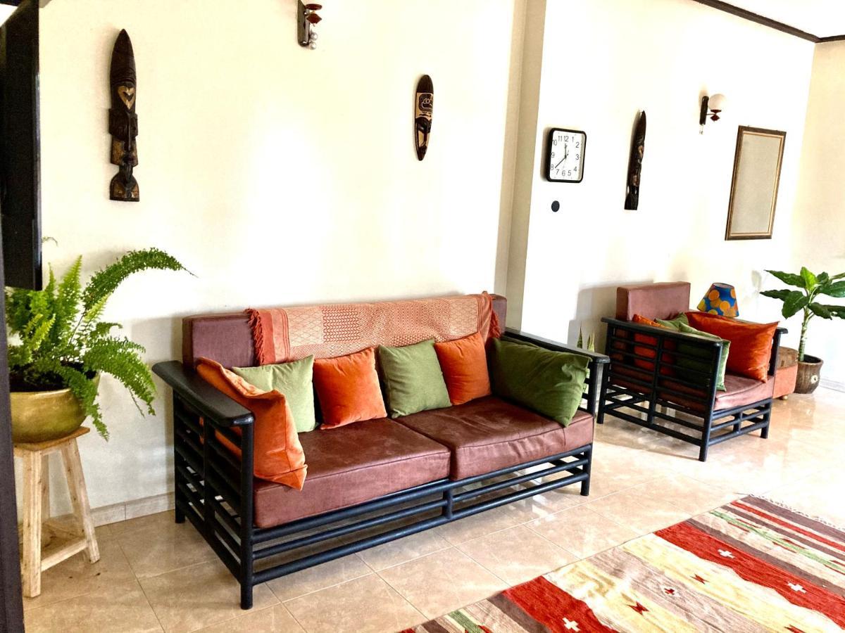 Okra House Hotel Entebbe Kültér fotó