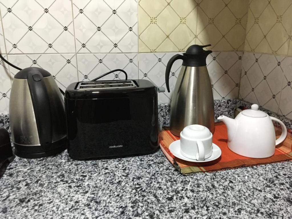 Okra House Hotel Entebbe Kültér fotó